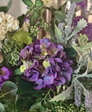 Arreglo Floral con Hidrangeas, Lisianthus y Snowball Artificiales en Base de Vidrio